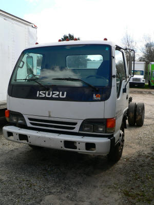 1025, 2002 Isuzu NPR truck with engine problem